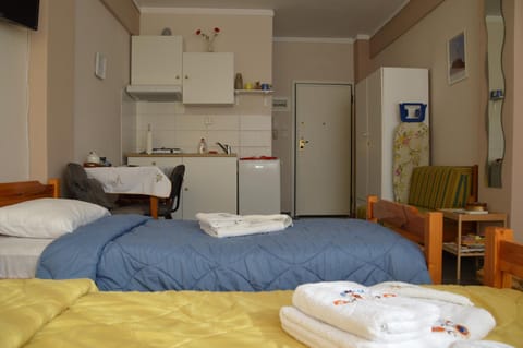 Bed, TV and multimedia, Coffee/tea facilities, Kitchen or kitchenette, Dining area, Bedroom