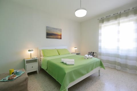 Bed, Bedroom, Breakfast