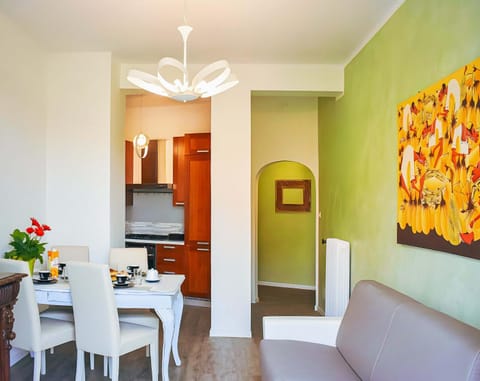 Red & Blu Apartments House in Desenzano del Garda