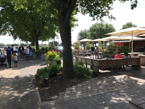 Neighbourhood, Shopping Area