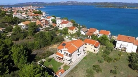 Apartments Nada Apartment in Murter