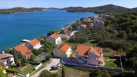 Apartments Nada Apartment in Murter