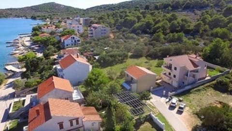 Apartments Nada Apartment in Murter