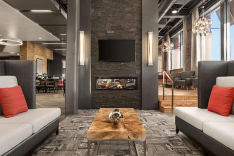 Lobby or reception, Seating area, flat iron