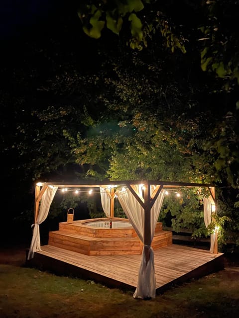 Hot Tub, Spa and wellness centre/facilities
