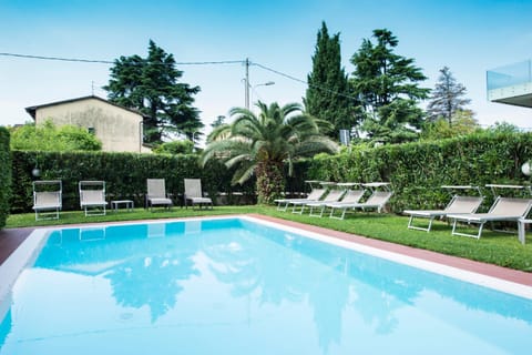 Garden, Garden view, Pool view, Swimming pool, sunbed