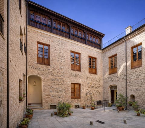 Property building, Patio, Inner courtyard view
