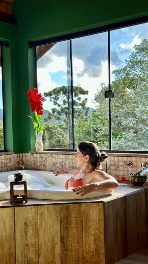 People, Natural landscape, Hot Tub, Bathroom, Mountain view, Bath