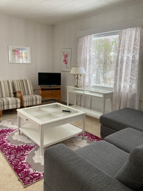 Communal lounge/ TV room, Living room