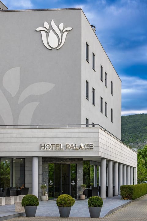 Property building, Facade/entrance