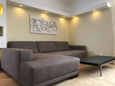 Bed, Living room, Seating area