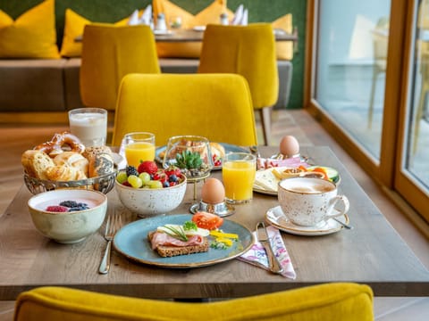 Breakfast, Buffet breakfast