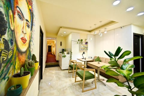 Living room, Decorative detail, Seating area