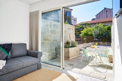 Spring, Day, Garden, Balcony/Terrace, Living room, On site, Garden view