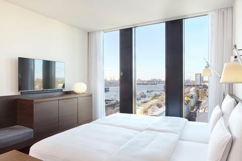 Bed, Other, Decorative detail, River view