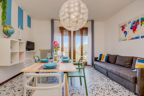 Balcony/Terrace, Living room, Seating area, Dining area