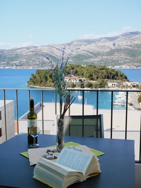 Balcony/Terrace, Mountain view, Sea view