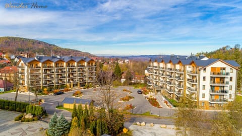 Property building, Day, Natural landscape, Bird's eye view, City view, Mountain view