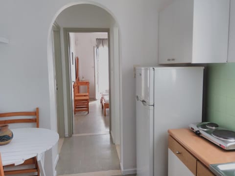 Kitchen or kitchenette, Dining area, Bedroom