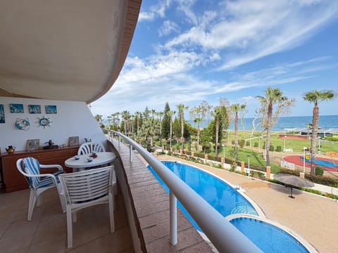 View (from property/room), Balcony/Terrace, Pool view, Sea view