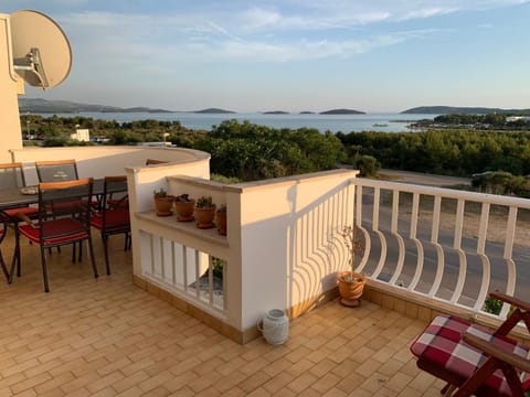 Coffee/tea facilities, Balcony/Terrace, Dining area