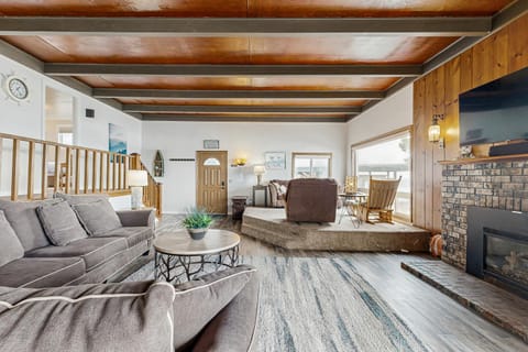 Gleneden BeachFront Getaway House in Gleneden Beach