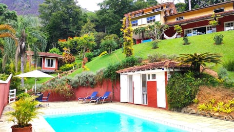 Property building, Garden, Swimming pool