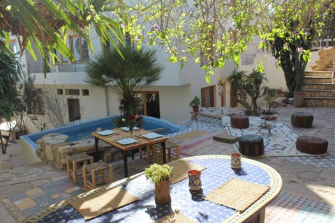 Property building, Restaurant/places to eat, Garden, Swimming pool, Breakfast