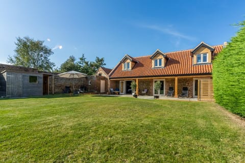 Facade/entrance, Summer, Garden, Balcony/Terrace