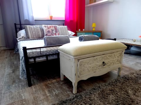 Photo of the whole room, Bedroom