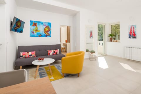 Living room, Decorative detail, Seating area
