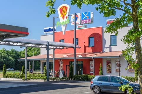 Property building, Facade/entrance