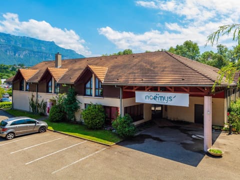 Property building, Parking