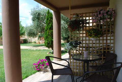 Family house Emerald Apartment in Limenaria