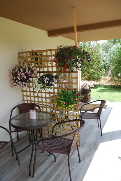 Family house Emerald Apartment in Limenaria