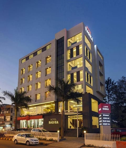 Property building, Facade/entrance