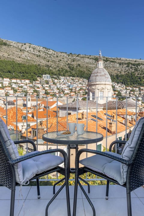 Balcony/Terrace, City view