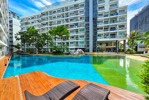 Property building, Patio, Day, Swimming pool