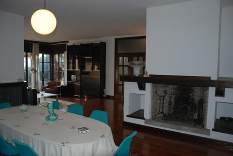 BBQ facilities, Living room