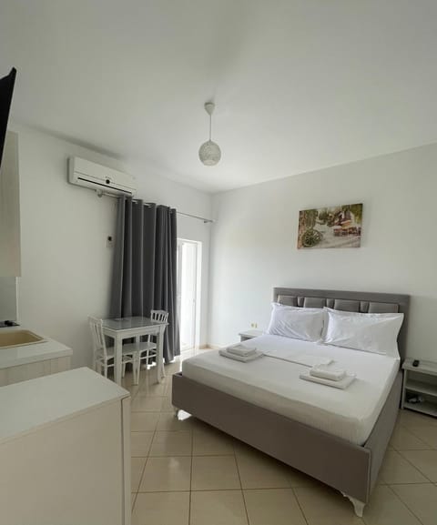 Joni Apartments Bed and Breakfast in Ksamil