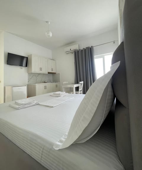 Joni Apartments Bed and Breakfast in Ksamil