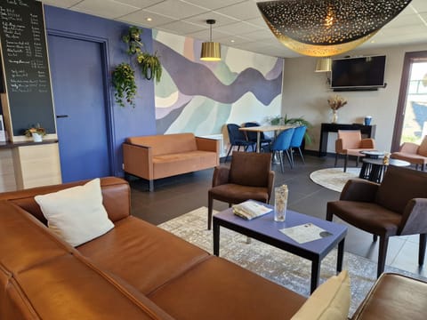 Communal lounge/ TV room, Living room, Lounge or bar, Seating area