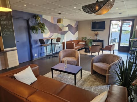 Communal lounge/ TV room, TV and multimedia, Lobby or reception, Lounge or bar, Seating area