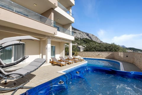 Apartments Lujnovic Apartment in Makarska