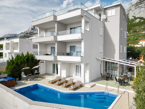Apartments Lujnovic Apartment in Makarska