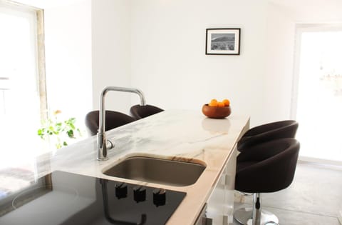 Coffee/tea facilities, Kitchen or kitchenette, Dining area
