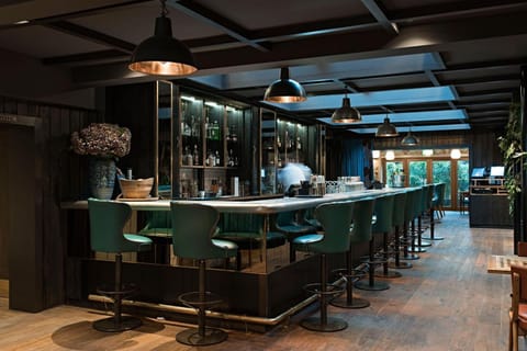 Lounge or bar, Drinks