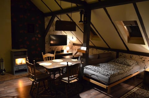 Night, Seating area