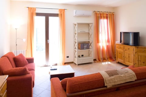 TV and multimedia, Balcony/Terrace, Living room, Seating area