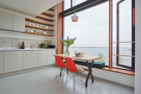 Kitchen or kitchenette, Lake view, Sea view
